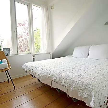 Beautiful 2 Floor Vondelpark Apartment. Guest house