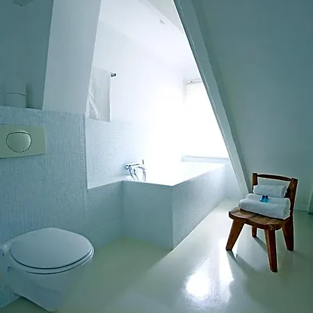 Beautiful 2 Floor Vondelpark Apartment. 3*