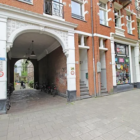 Гостевой дом Beautiful 2 Floor Vondelpark Apartment. Амстердам