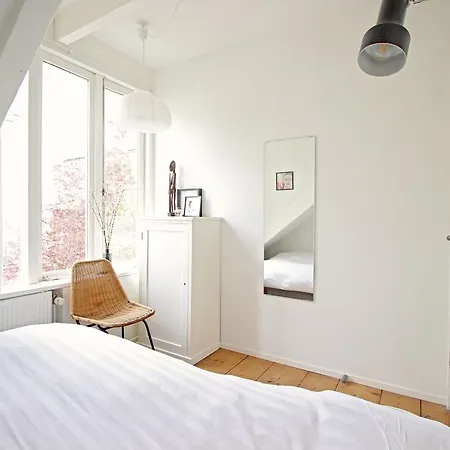 Beautiful 2 Floor Vondelpark Apartment. Амстердам