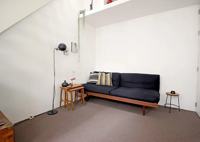 Beautiful 2 Floor Vondelpark Apartment. בית הארחה 3*